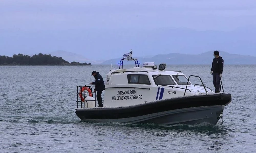 Θρίλερ στον Σχοινιά: Σχεδόν 20 μέρες ήταν στη θάλασσα η σορός - Είχε τατουάζ στο πόδι και βαρίδι 10 κιλών